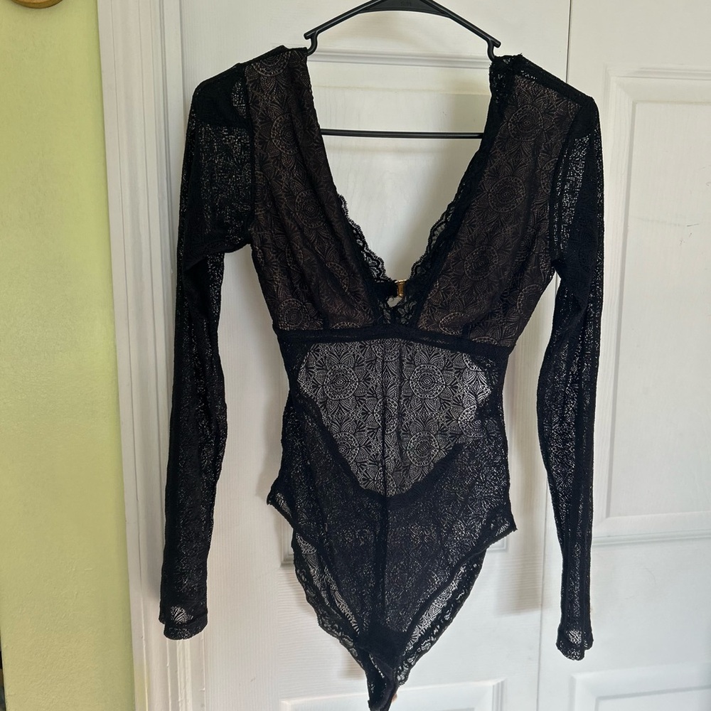 Chic Black Lace Long Sleeve Bodysuit
